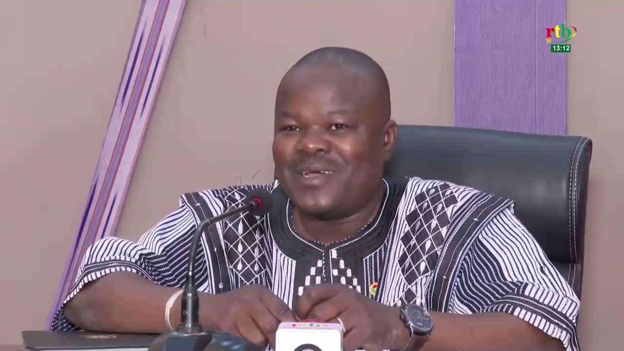 IPN FARAFINA : Le Président Apollinaire Joachimson Kyelem de Tambèla installé dans ses fonctions