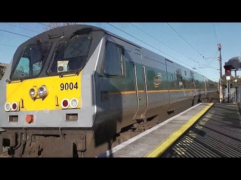 IE 201 Class Locomotive (231) + Enterprise Train (9004) - Howth Junction, Dublin