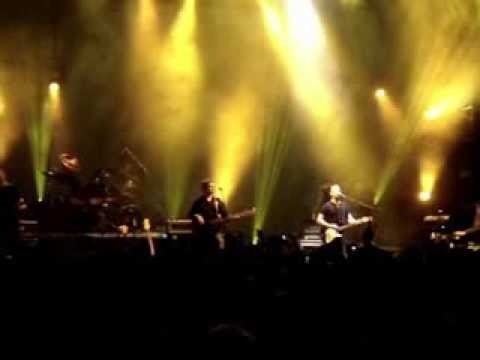 Australian Pink Floyd - Comfortably Numb - Rio