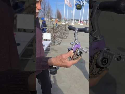 هكذا يتم قيادة أصغر دراجة في العالم 😱🤯#اكسبلور #shorts #معلومات #bike #معلومات_عامة #reels