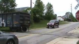 preview picture of video 'Canadian National SD40-2LW # 5265 Rolls South through Saukville & Grafton, Wisconsin (6/14/10)'