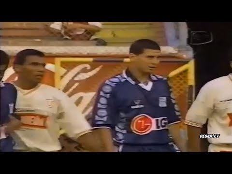 Claudio Pizarro jugando el Clásico Peruano - Alianza Lima vs Universitario - 31/01/1999