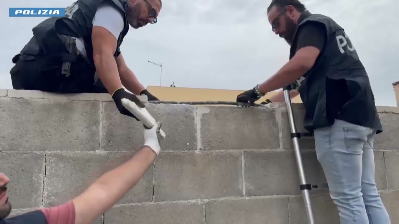 Siracusa, aveva in casa mitragliatrice e una pistola modificata: arrestato