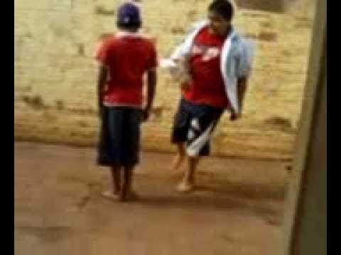 cleverson e lucas de loanda dançando free step