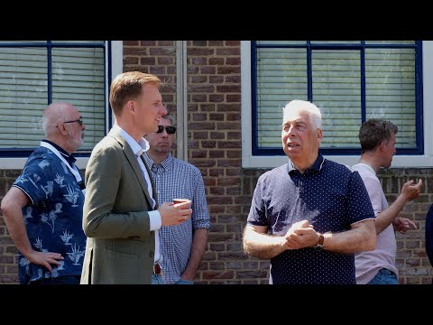 Roel neemt een kijkje - Wethouder Postma opent 'De Nieuwe Buren' / Spijkenisse 2023