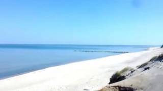 preview picture of video 'Domki letniskowe Delfin - Wakacyjna plaża w Wicie'