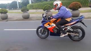 Download lagu Review Honda CBR 150 R thailand 2004 limited edition repsol mp3