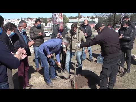 Plantaron árboles para recordar a Juan Domingo Perón en el aniversario de su fallecimiento