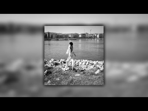 Hiperkarma - Vonatok Délnek (dalszöveg videó)