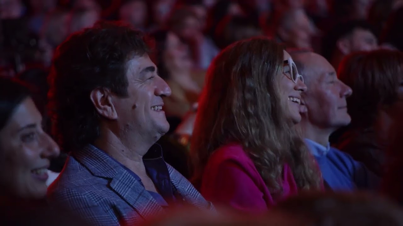 Pino e gli anticorpi: "da Napoli ha invaso tutto il mondo?" "Sal Da Vinci" ​| Only Fun Comico Show