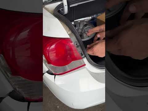 2013 Chevrolet Cruze - taillight removal/replacement