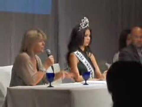 Miss Universe 2007 Riyo Mori Arrival-2