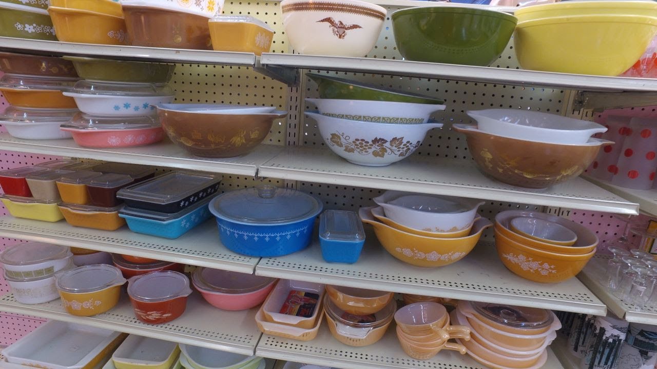 Watch video Vintage Housewares: Pyrex Fire & King - bowls, bakeware, serving dishes, storage containers Now Vintage Housewares: Pyrex Fire & King - bowls, bakeware, serving dishes, storage containers