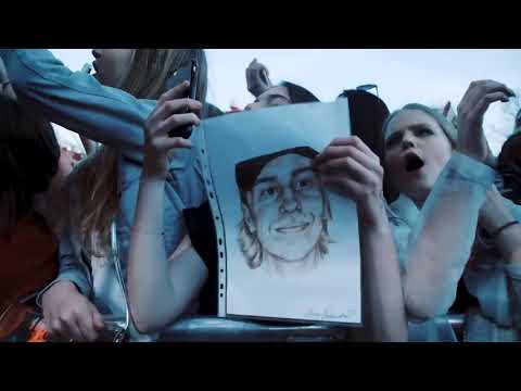HOV1 - Hon Dansar Vidare i Livet (Music Video)