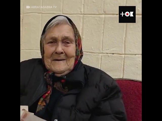 Парень раздал ветеранам 100 тысяч рублей