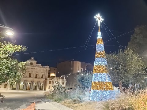 Agrigento, si accende l’albero di Natale di piazza Stazione