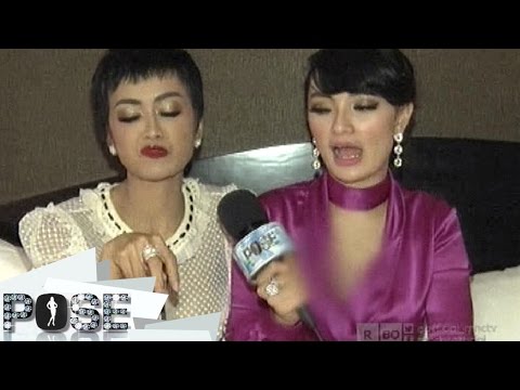 Julia Perez dan Zaskia Gotik Saling Bersaing di SON Awards 2016 - Pose (7/3)