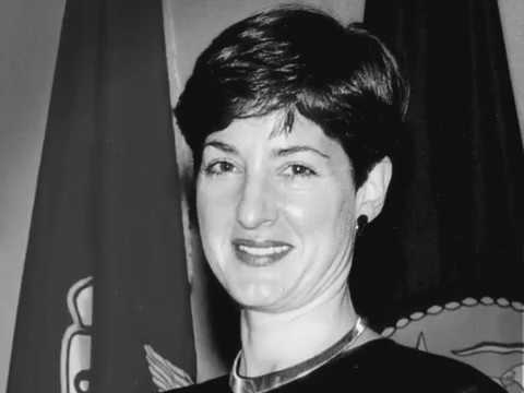 download lagu mp3 mp4 Ana Cuba, download lagu Ana Cuba gratis, unduh video klip Ana Cuba