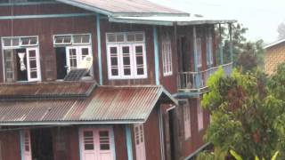 preview picture of video 'Rain, Day 4 morning, Pa'O village, east of Inle Lake, Burma, 2015-01-16'