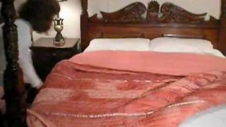 preview picture of video 'The Velvet Quilt & The Queen Anne Bed.wmv'