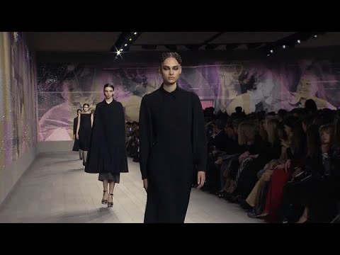 Dior a Parigi ricorda lo splendore della Baker