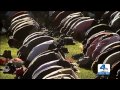 20 000 Muslims Pour Into Angel Stadium Southern California For Eid Al Adha