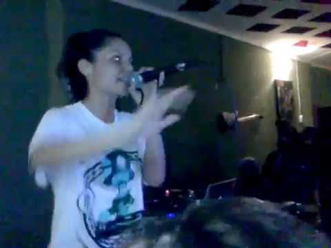 Hispana aka Mamba Negra & DJ Phat - De Madrugada [En Vivo]