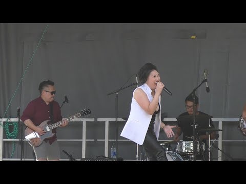 Hluav Taws - Pagnia Xiong performs live at the MN State Fair on 9-02-2019