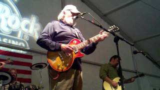 CHARLIE Daniels singing Amazing Grace