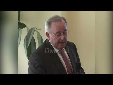 Grupi i ekspertëve peruan leksion për rindërtimin e sistemit të pronave - (26 Prill 2006)