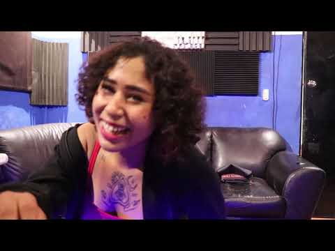 (venezolana reacciona) a Santa Fe Klan, Gera MX - Socios .-es babo de cartel de samta .??