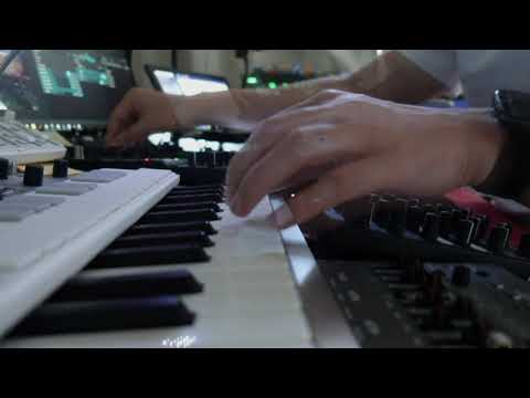 【LIVE mix】 Bass=ABL2, Synth riff=SH01A, Beats=TR-8, and more