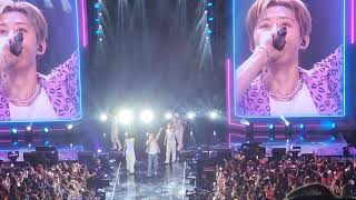 Download lagu B.I - Beautiful Life, Cosmos | Overpass in Manila 230611 mp3
