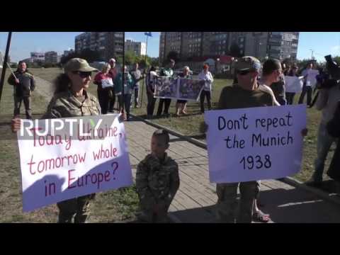 MINISTRI I JASHTEM GJERMAN STEINMEIER NE UKRAINE I KENAQUR ME QENDRUESHMERINE E PAQES LAJM