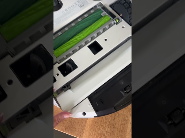 Video Teaser für iRobot Max 705 Combo Roboter + AutoWash Dock Test | Esther zeigt dir smarte Bodenreinigung