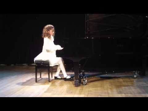 Mozart:sonata k.331 (Rondo alla Turca: Allegretto) by Celine Paolini (11 yrs)