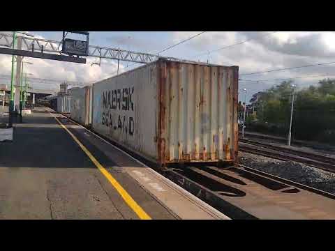 here is a freightliner class 66506 to ditton O'Connor freightliner from Felixstowe north