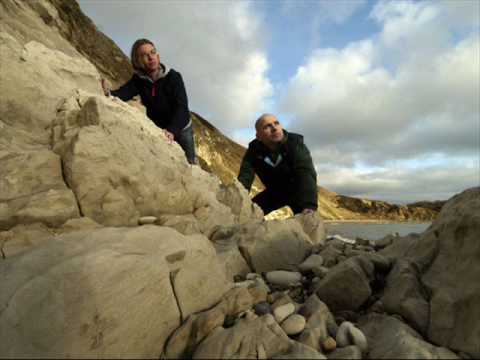 Total Science ft. Riya - Redlines