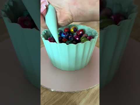 Easter chocolate smash cake!