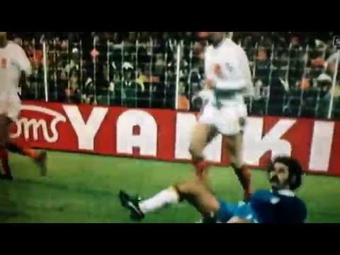Brazil v Holland 1974, Rivelino gets the elbow!