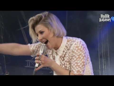 Cornelia Jakobs – Daddy's Sweetheart (LIVE at Hudikkalaset 2022) + lyrics