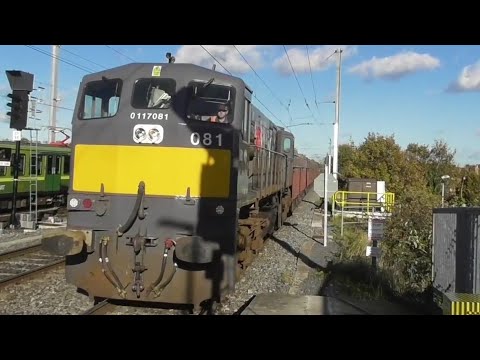 Irish Rail 071 Class Loco Number 081 With A Tara Mines Train - Clontarf Road, Dublin