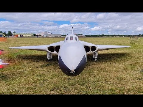 MASSIVE 1/5 SCALE RC AVRO VULCAN XH558 - FOUR GAS TURBINES AT LMA RAF COSFORD - 2019