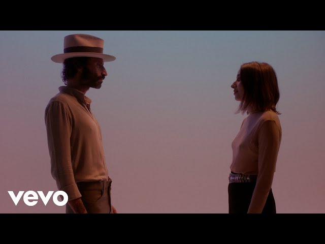 Stranger Things von Leiva & Zahara ((jetzt ansehen))