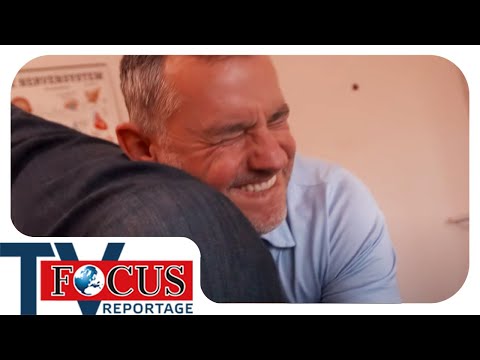 Chiropraktiker beim Einrenken - Die harte Arbeit der "Knochenbrecher" (Teil 2) | Focus TV Reportage