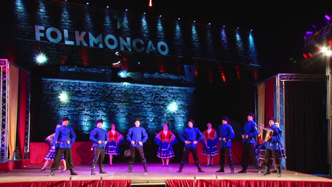 Russian folk dance: Kazachiy plyas