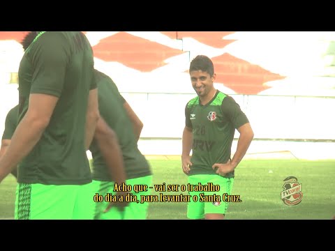 TV Coral - Matías Pisano: o vermelho, o branco e o preto são as cores mais bonitas