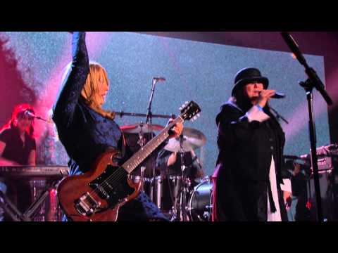 Heart – "Barracuda" Live 2013 Rock Hall of Fame Induction Concert HD