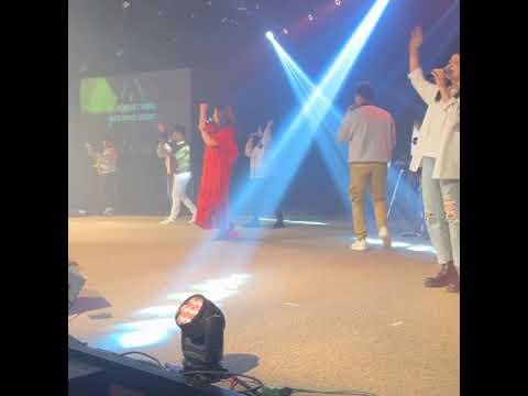 Christine D’clario | Tumbas a jardines  🙏🏾☝🏾🥁.