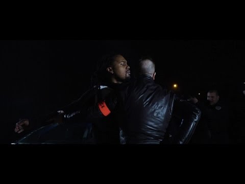 Pompes Fu - Julie (Clip Officiel)